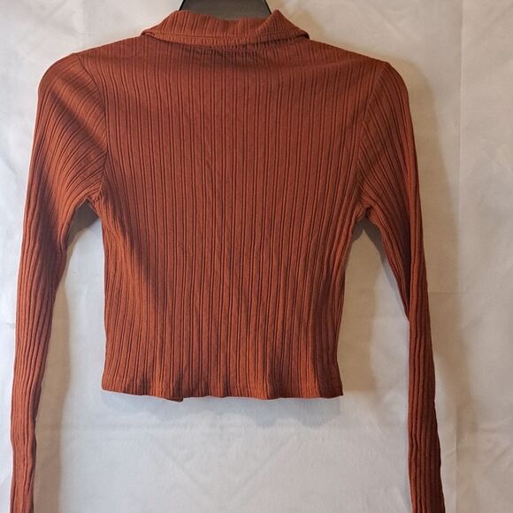 Better Be Ribbed Button Up Long Sleeve Cropped Top NWOT Size: M - Picture 10 of 11